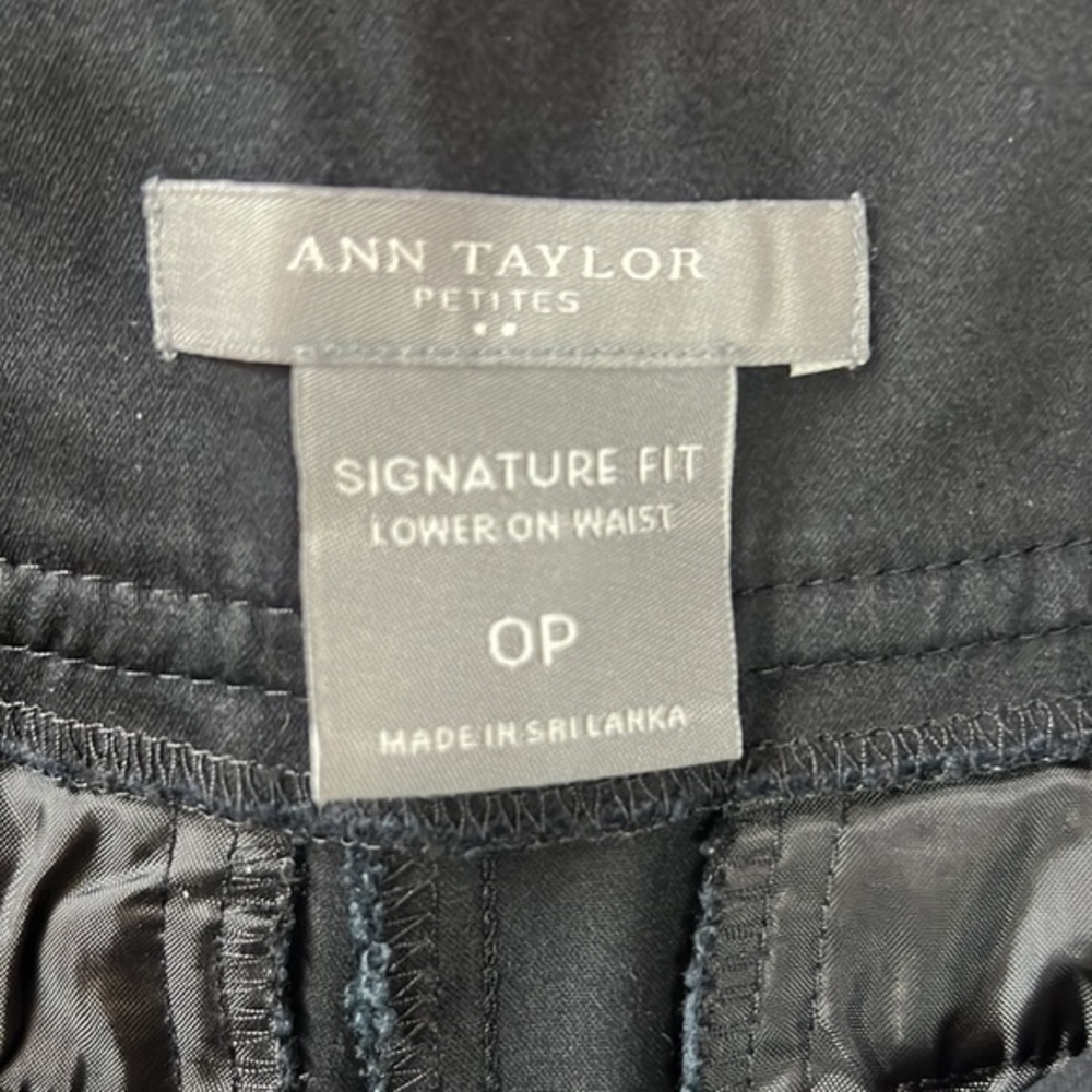 ANN TAYLOR FACTORY WOMENS BLACK SIGNATURE FIT LOWER ON WAIST CAPRI SIZE OP NEW - Picture 8 of 9